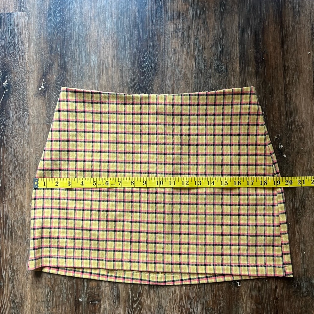 Urban Outfitters Mini Skirt, size Medium - Picture 6 of 7